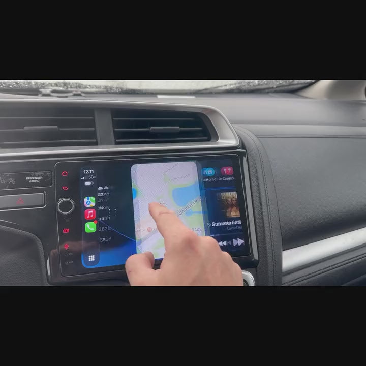 Fredrick L. demonstrates wireless CarPlay, LaneWatch and reversing camera in his 2015 Honda Fit