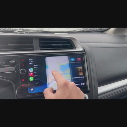 Fredrick L. demonstrates wireless CarPlay, LaneWatch and reversing camera in his 2015 Honda Fit